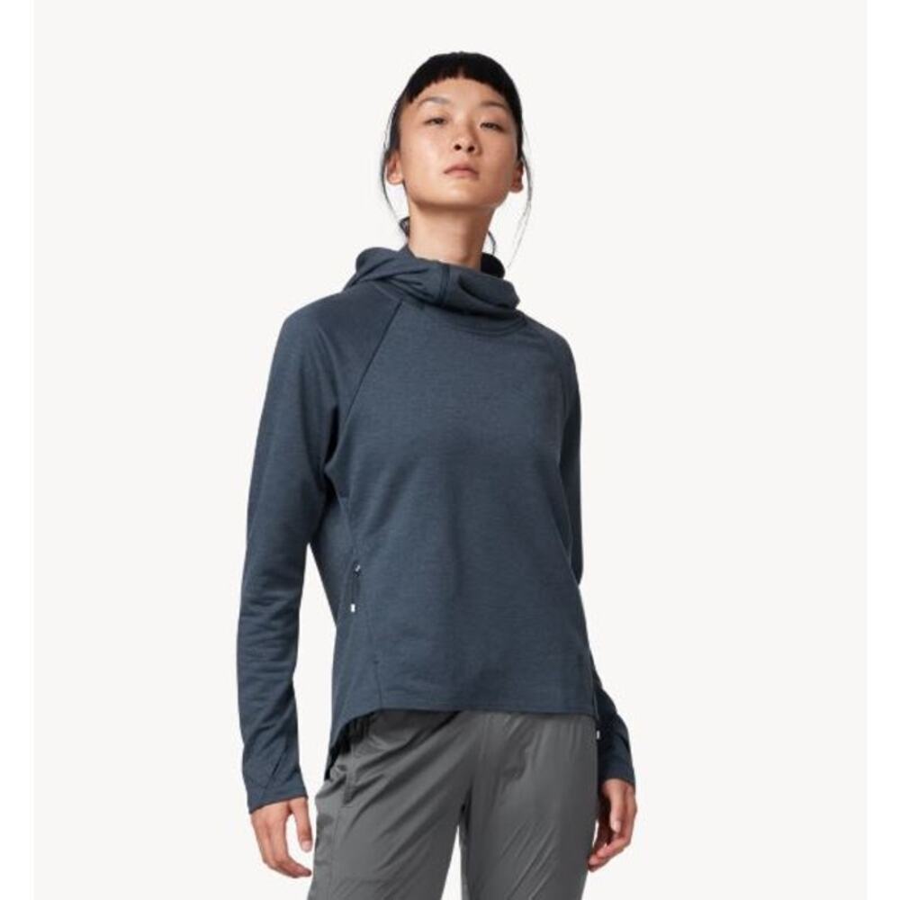 On Running Women's High Neck Technical Hoodie On Clouds Funnel Neck Thumb Holes
